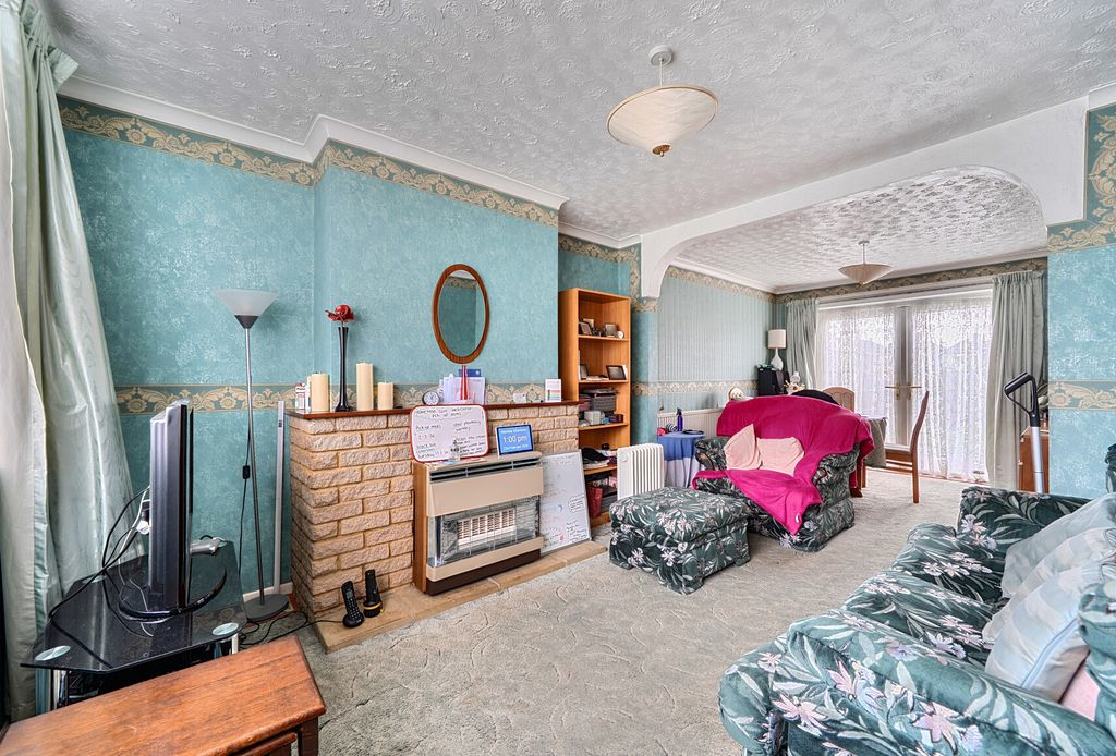 Property photo 2 of 21 1418387-11-699c64...