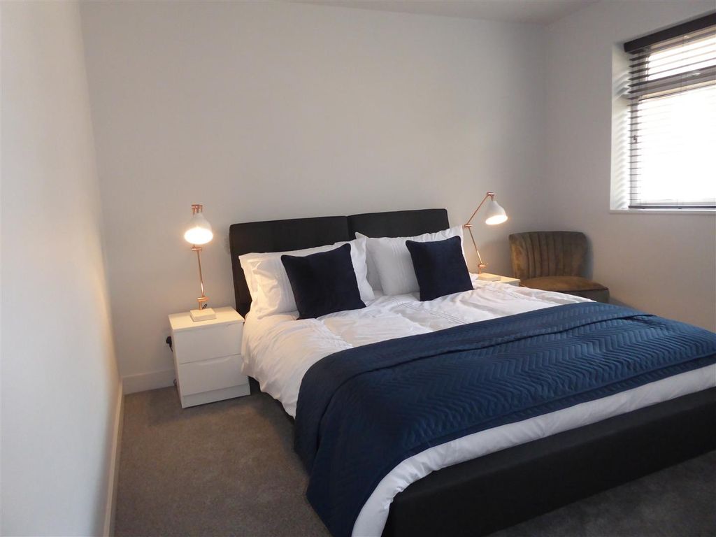 Property photo 3 of 6 Bedroom 1.Jpg