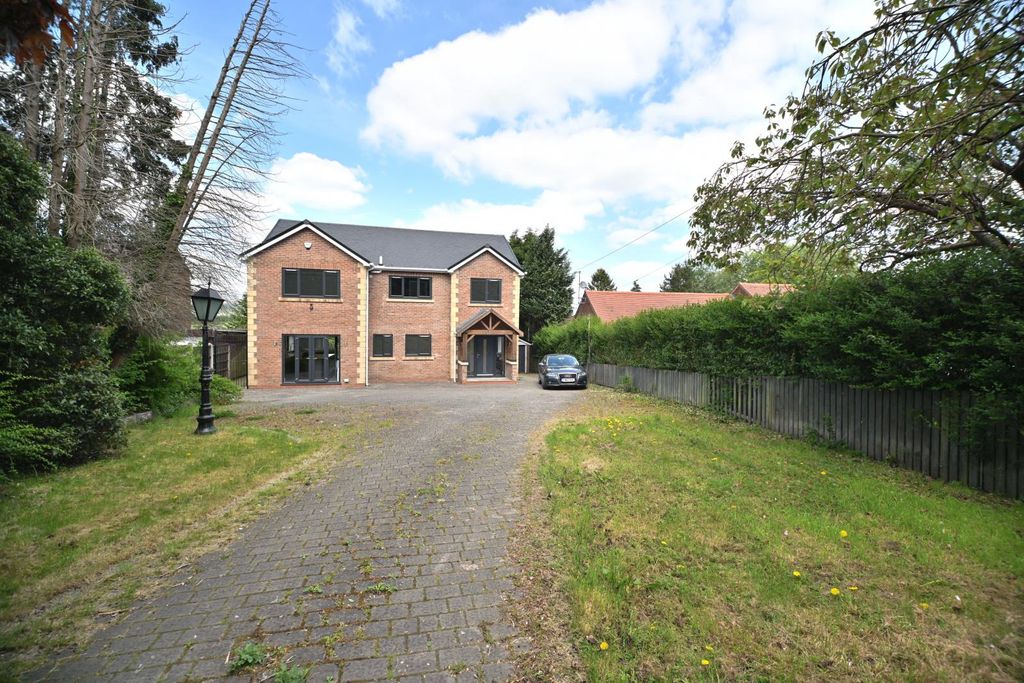 Property photo 2 of 61 4 Ryecroft Drive, Westhoughton, Bolton, Bl5 3Pw