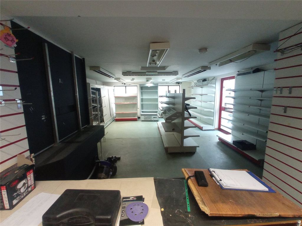 Property photo 2 of 17 Picture No. 14