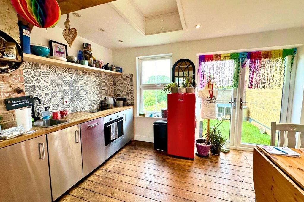 Property photo 3 of 23