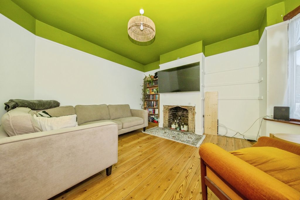 Property photo 2 of 14 Pbox-Img.Jpg