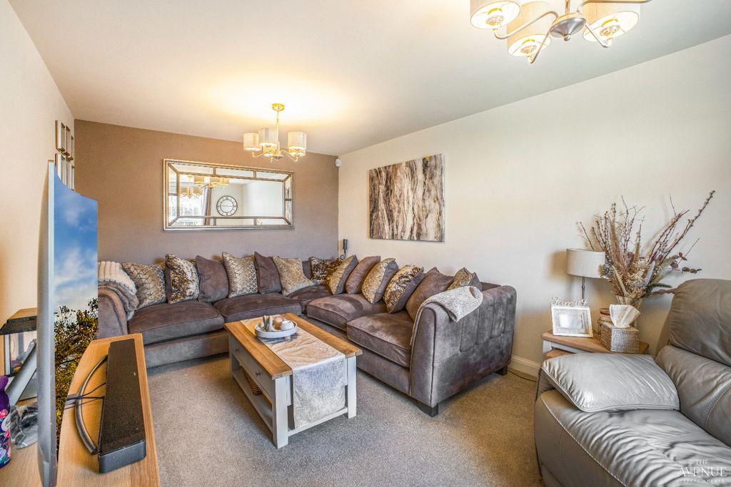 Property photo 3 of 26 4302297