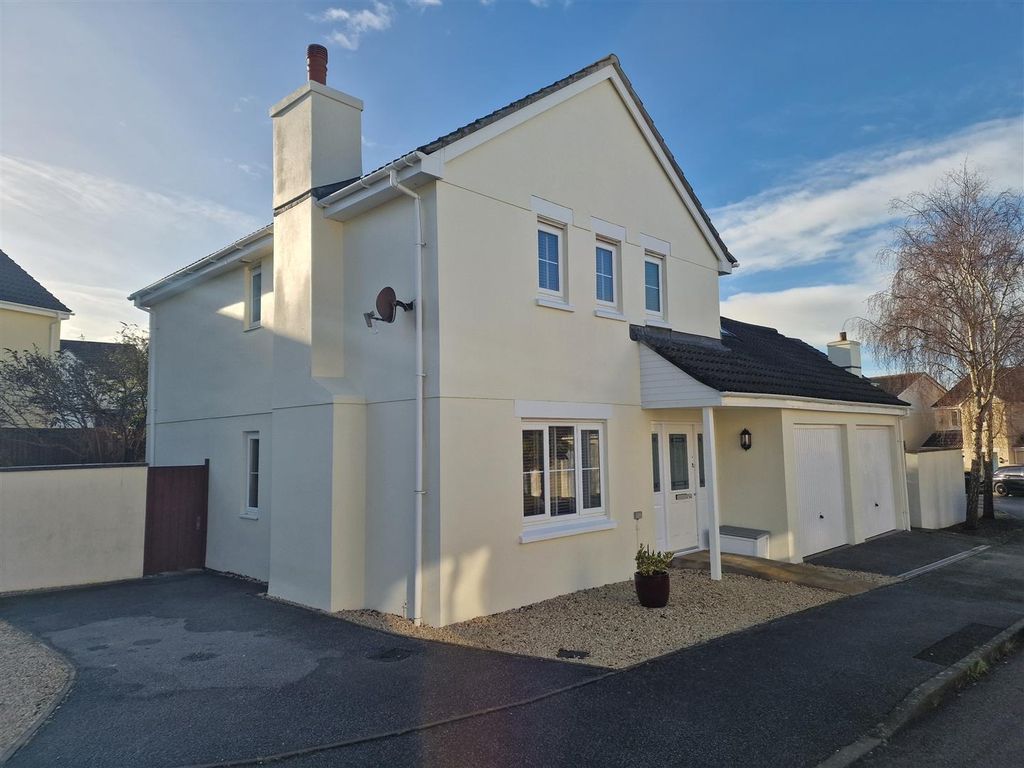 Property photo 1 of 24 External