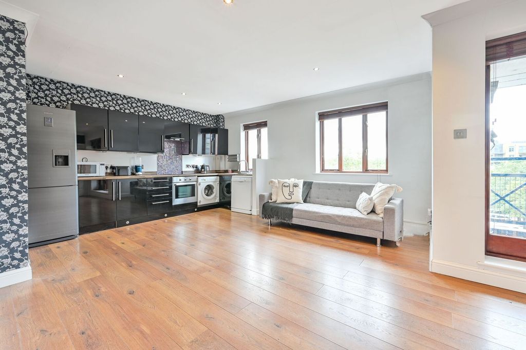 Property photo 2 of 15