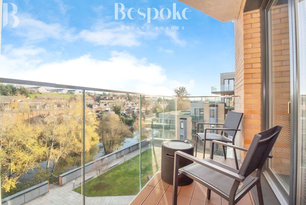 Property photo 2 of 40