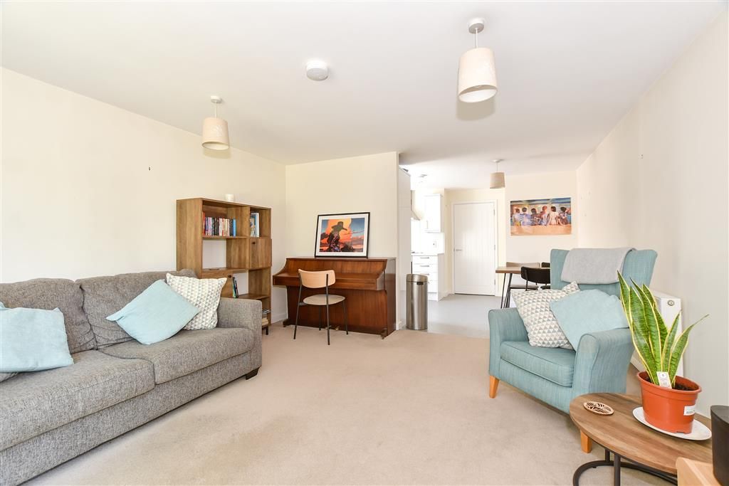 Property photo 1 of 12 Lounge/Dining Area