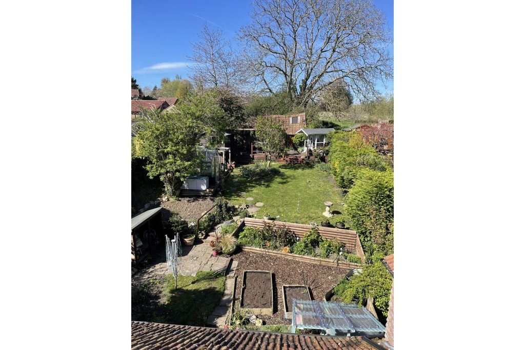 Property photo 2 of 18