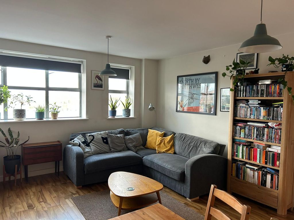 Property photo 2 of 12