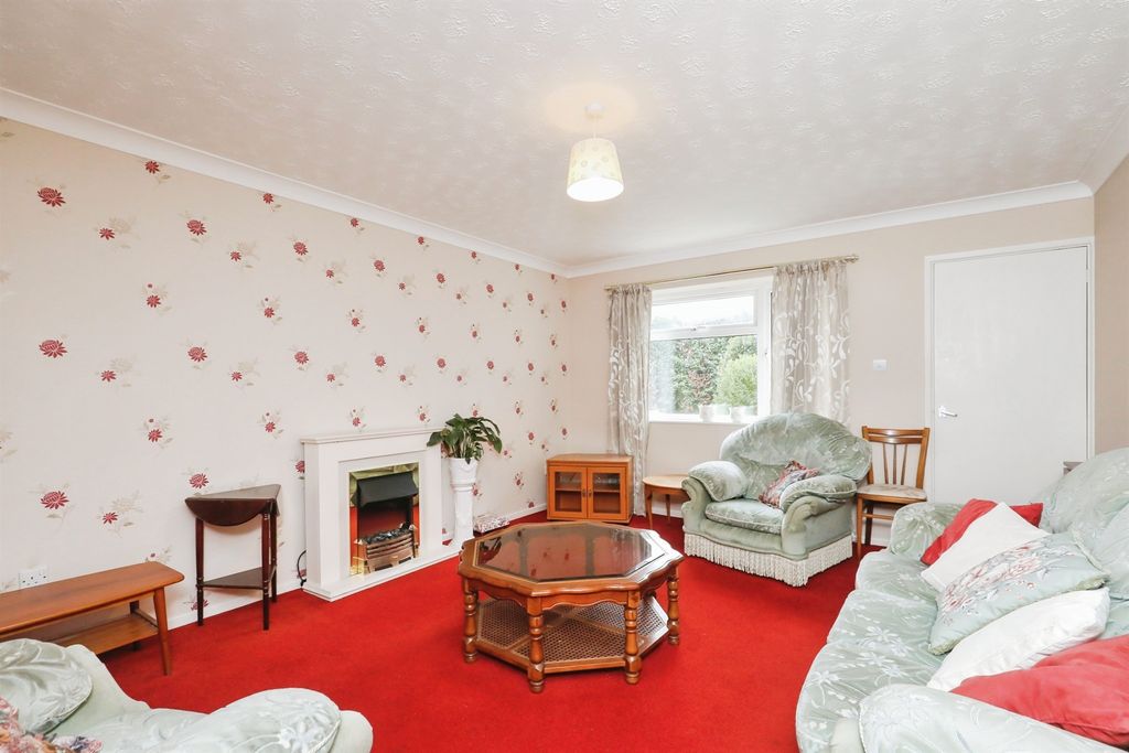 Property photo 3 of 17