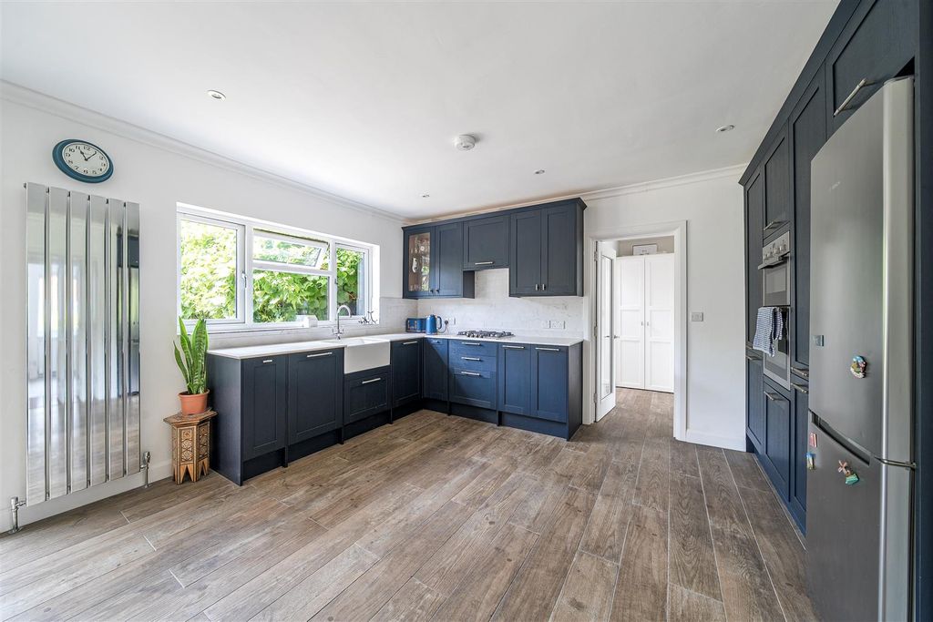 Property photo 2 of 19 Kitchen/Diner