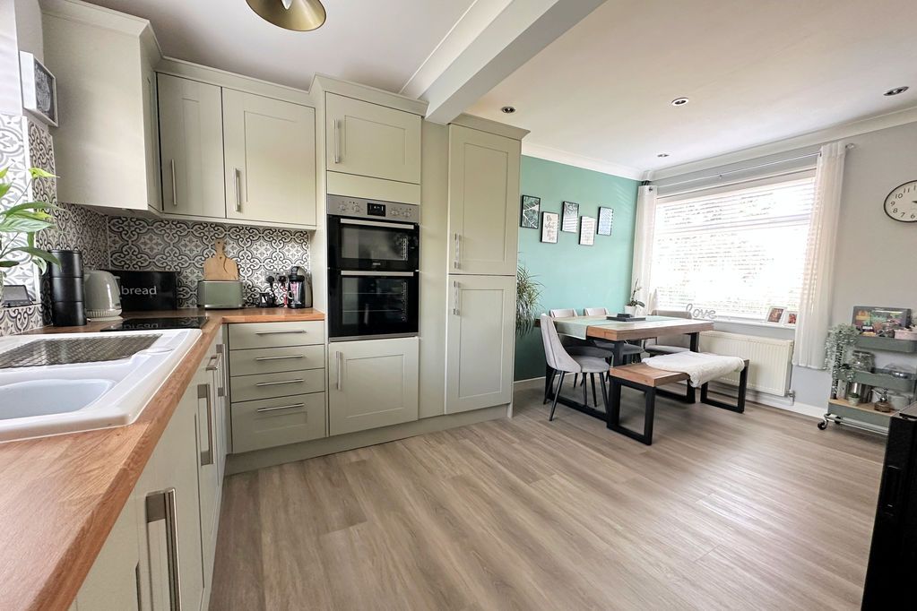 Property photo 3 of 24 Kitchen/Dining Room