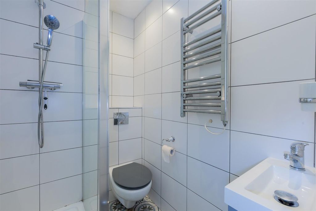 Property photo 3 of 9 160 Maypole Road-8.Jpg