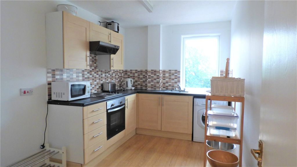 Property photo 3 of 8 Picture No. 13