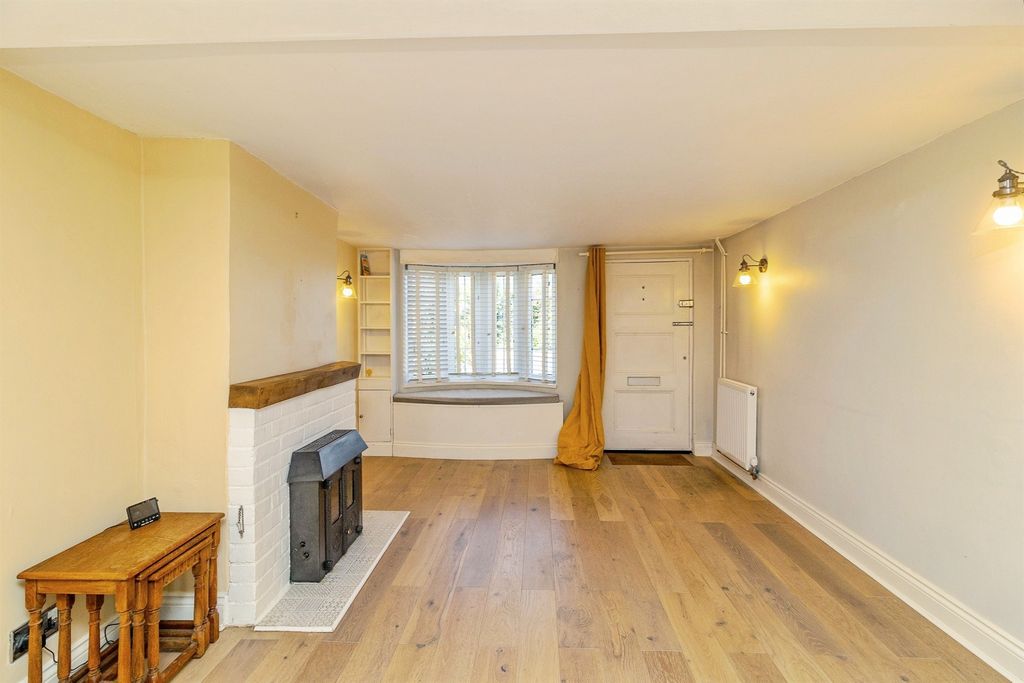 Property photo 3 of 27