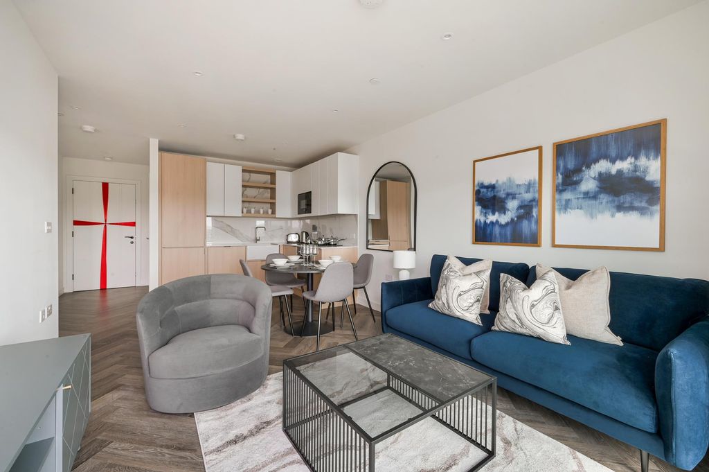 Property photo 3 of 7