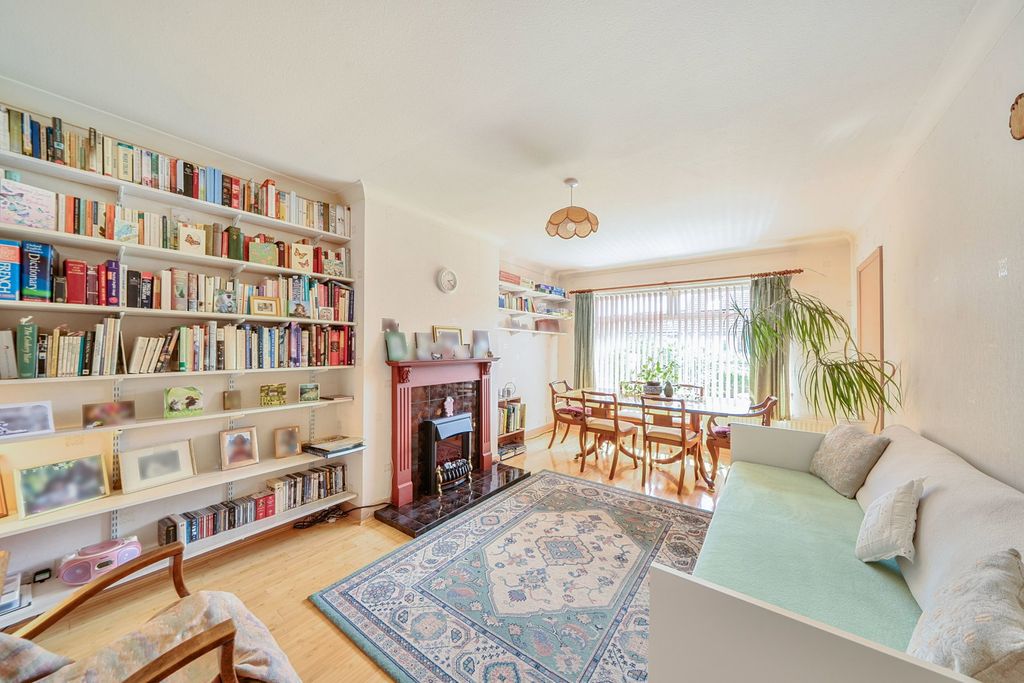 Property photo 2 of 18