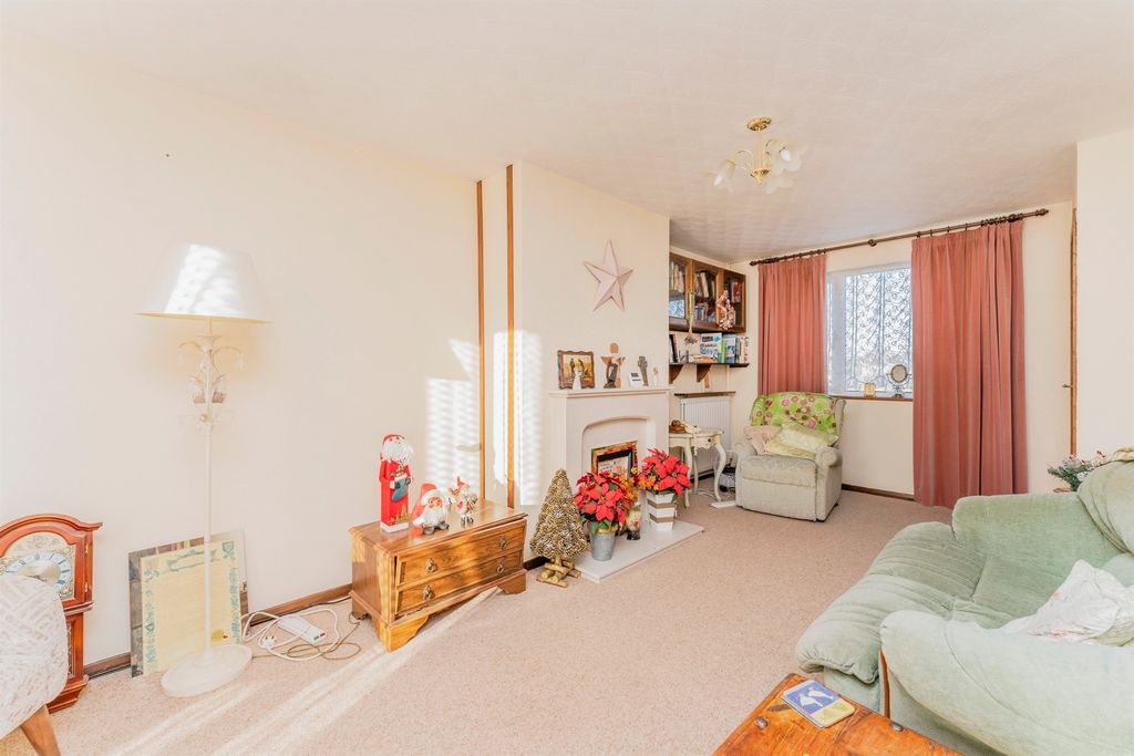 Property photo 3 of 17