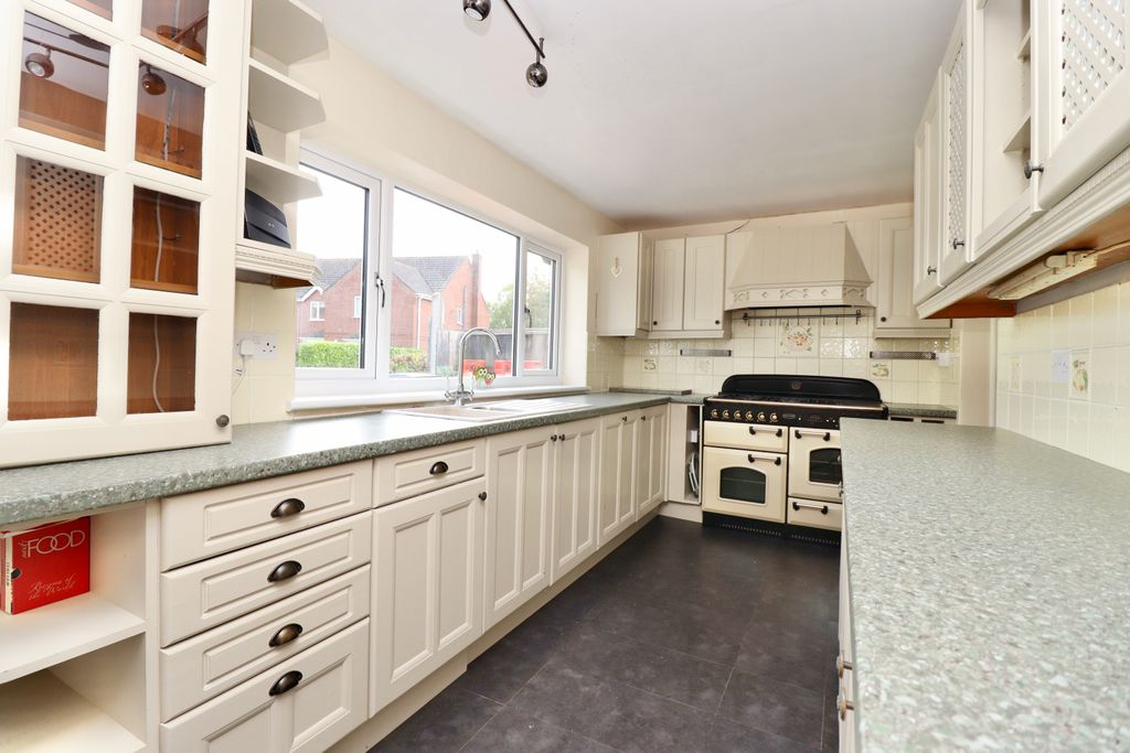Property photo 3 of 18 Img_4359