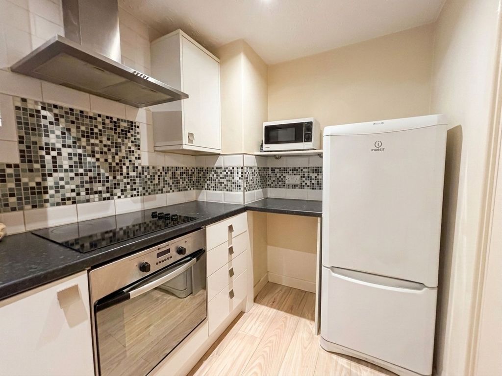 Property photo 3 of 78