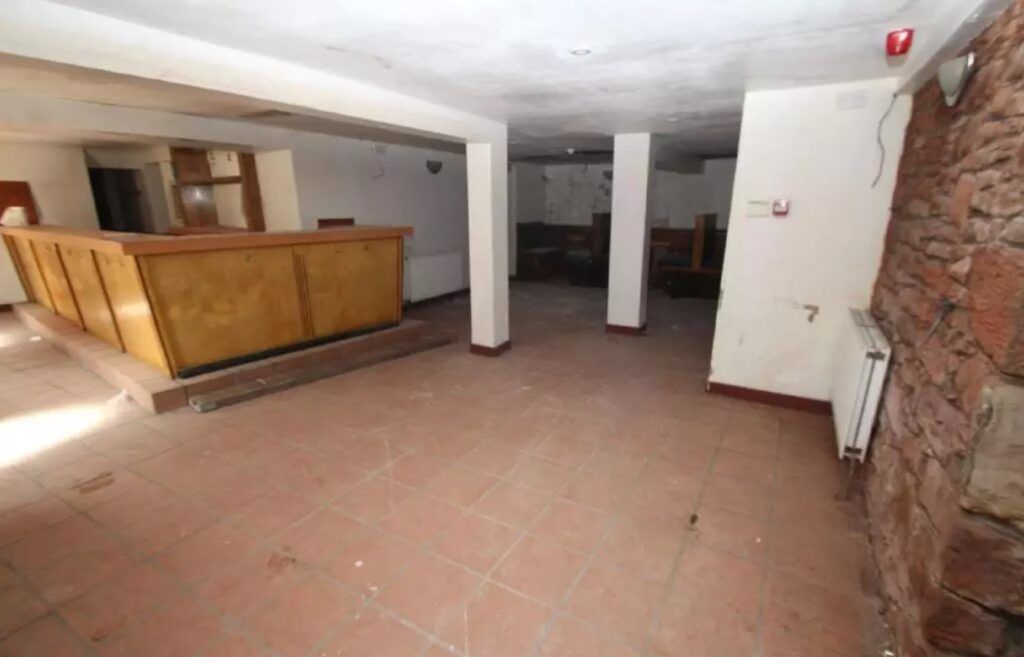 Property photo 2 of 5