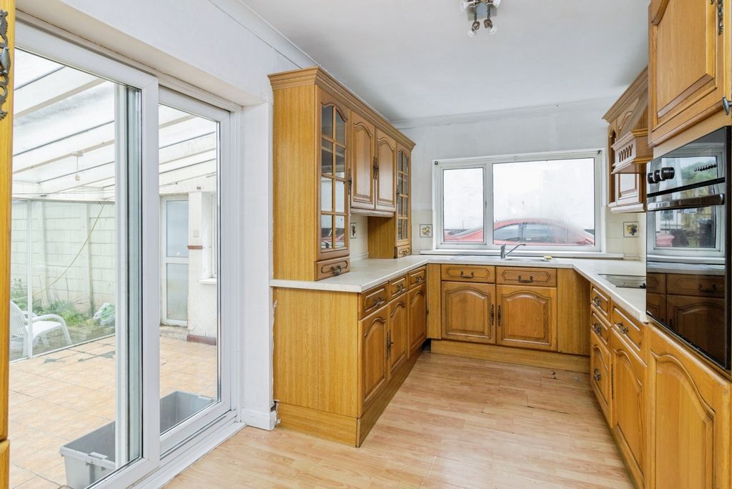 Property photo 3 of 19 Pbox-Img.Jpg