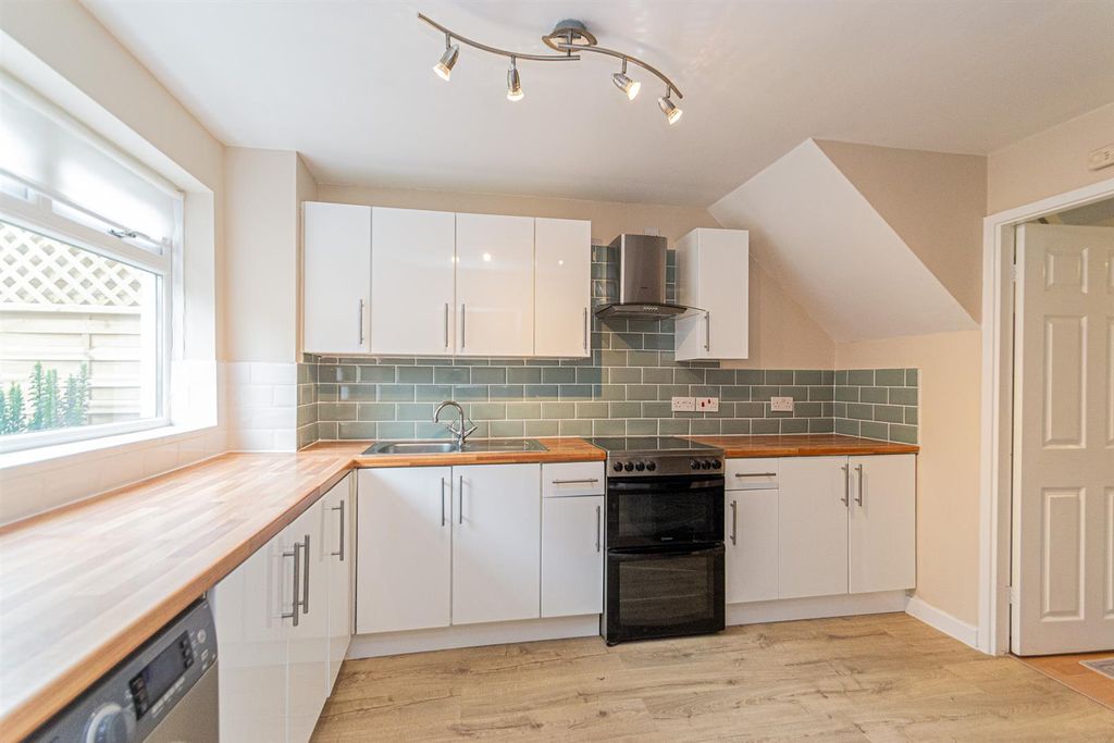 Property photo 2 of 18 Kitchen