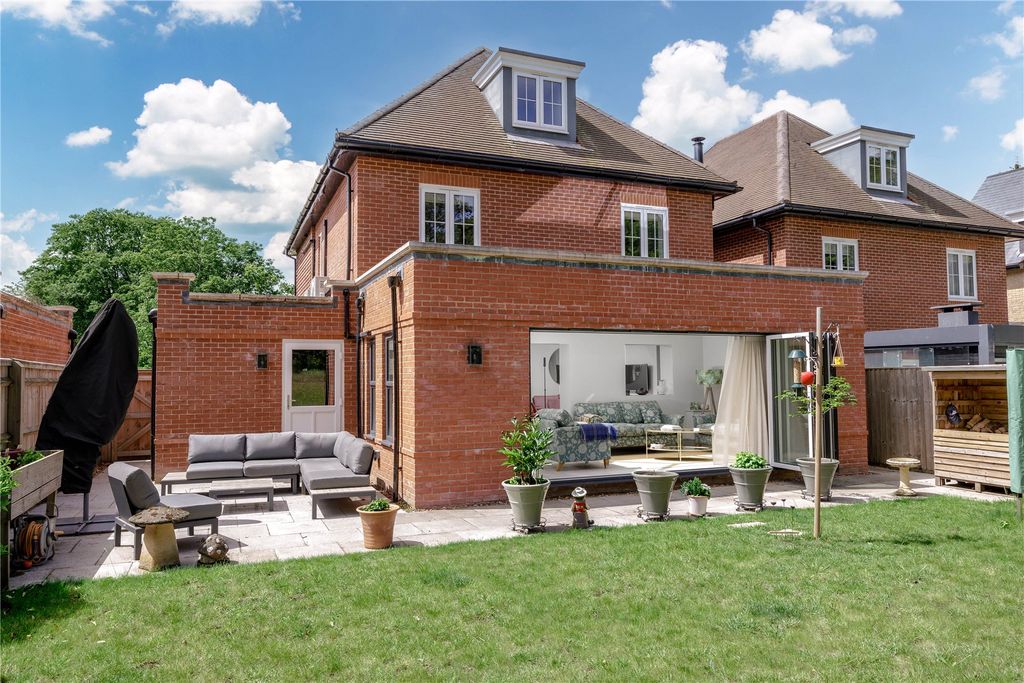 Property photo 1 of 18 Picture No. 12