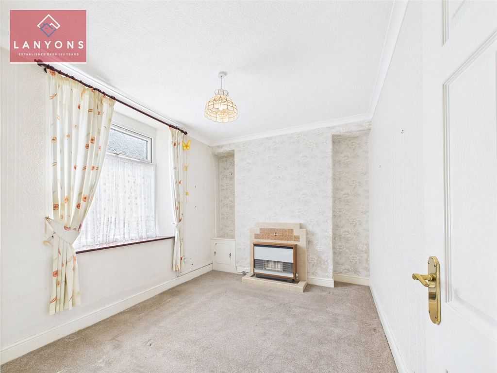 Property photo 2 of 15 Picture No. 19