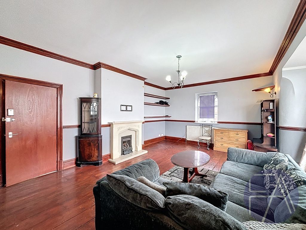 Property photo 3 of 18 4992712