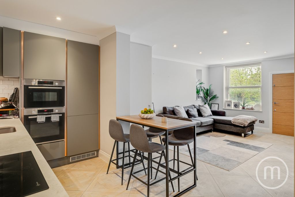 Property photo 3 of 13 5076795