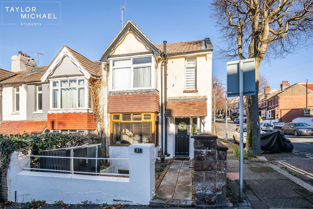 Property photo 1 of 13 Front