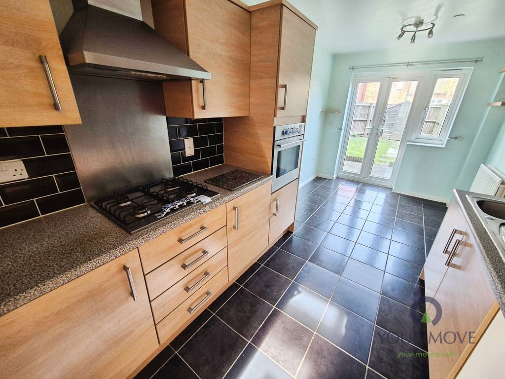 Property photo 3 of 13 Kitchen/Dining Room