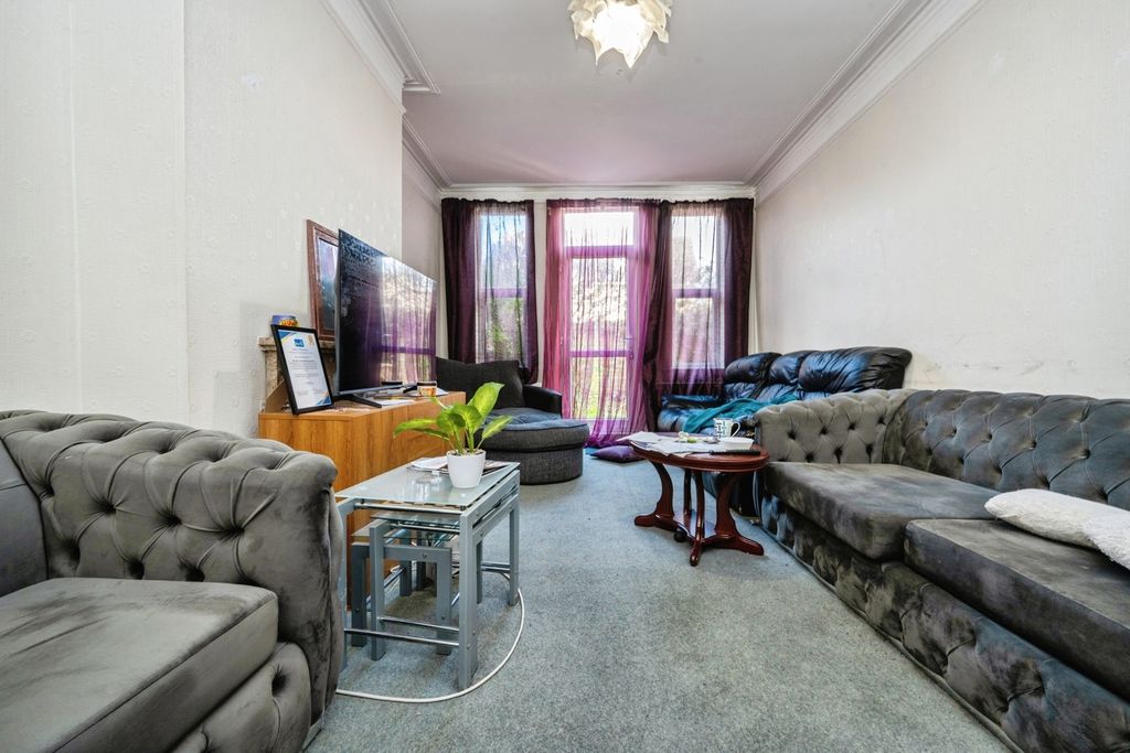 Property photo 2 of 20 Pbox-Img.Jpg