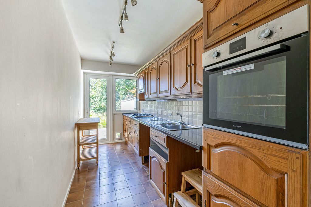 Property photo 3 of 18