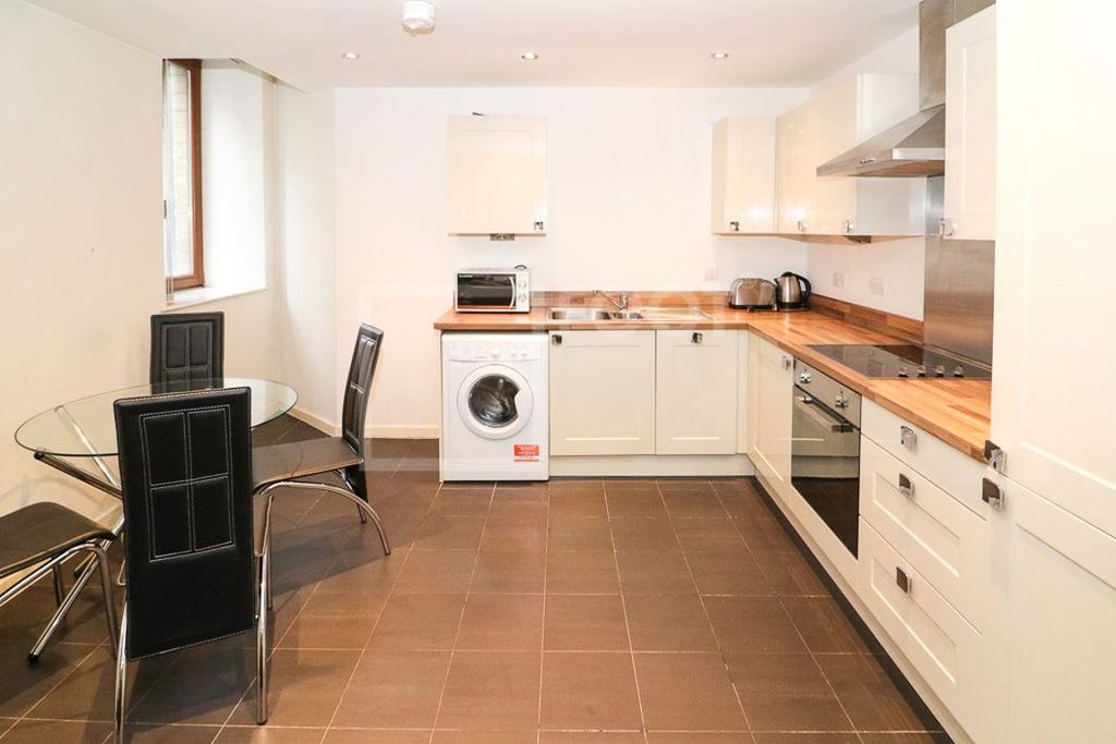 Property photo 2 of 23
