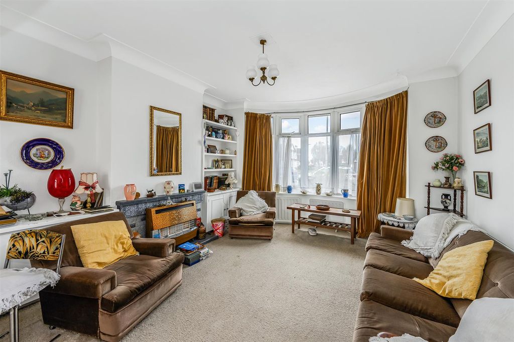 Property photo 3 of 19