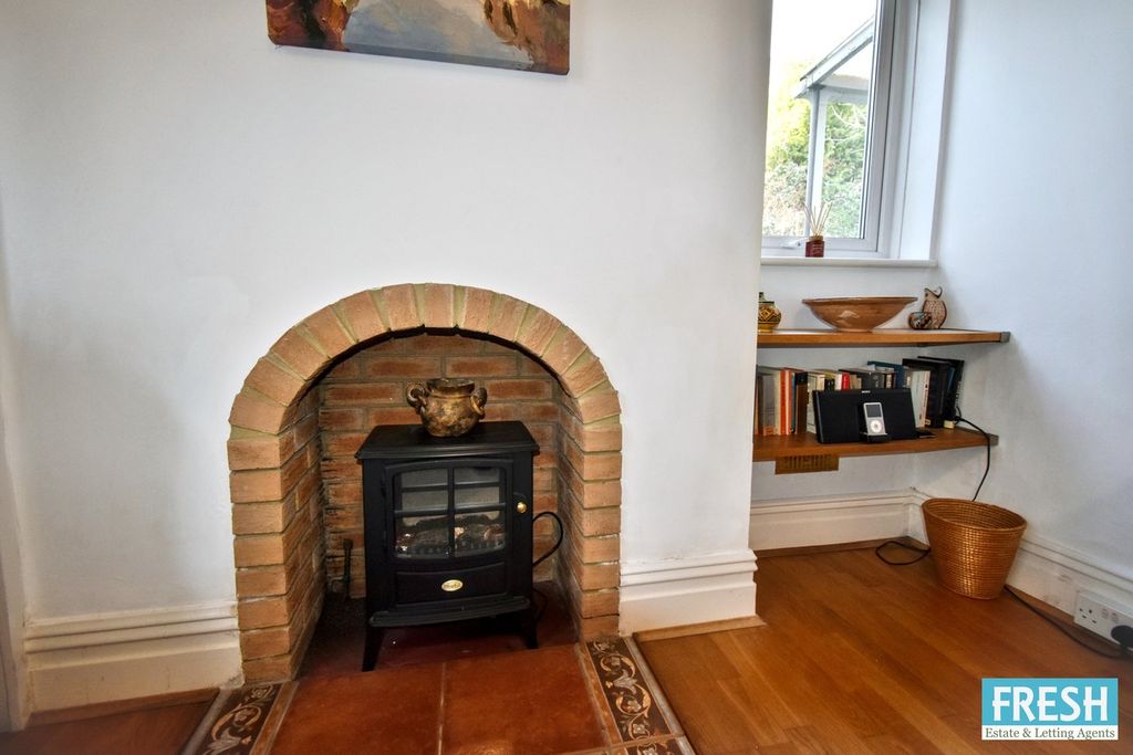 Property photo 3 of 33