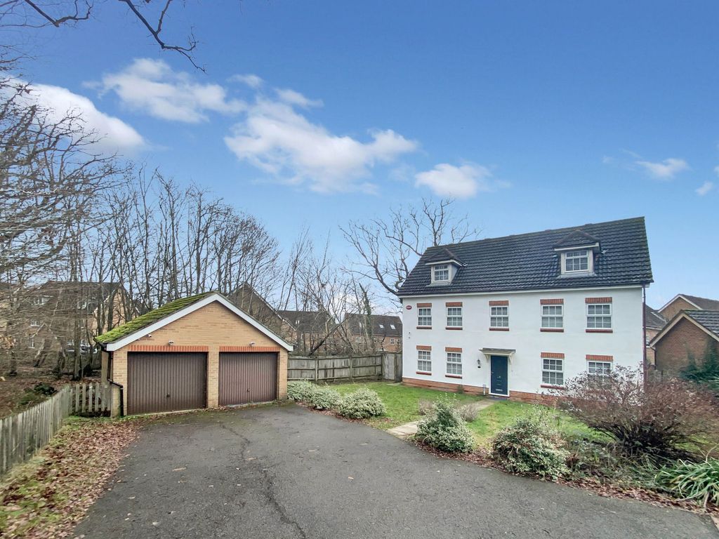 Property photo 1 of 28