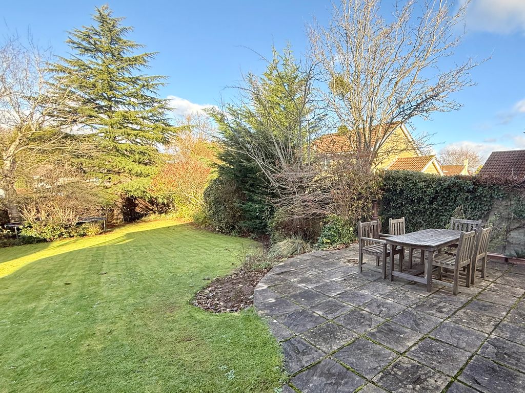 Property photo 3 of 19 Garden And Patio