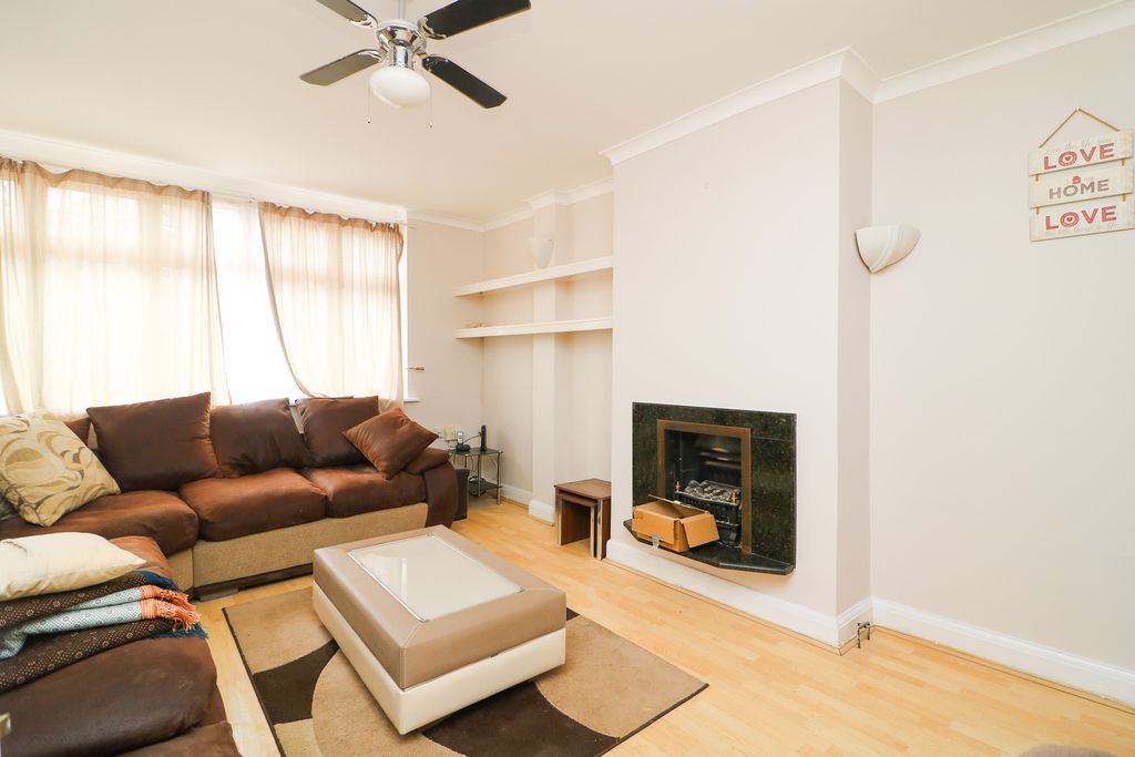 Property photo 2 of 22