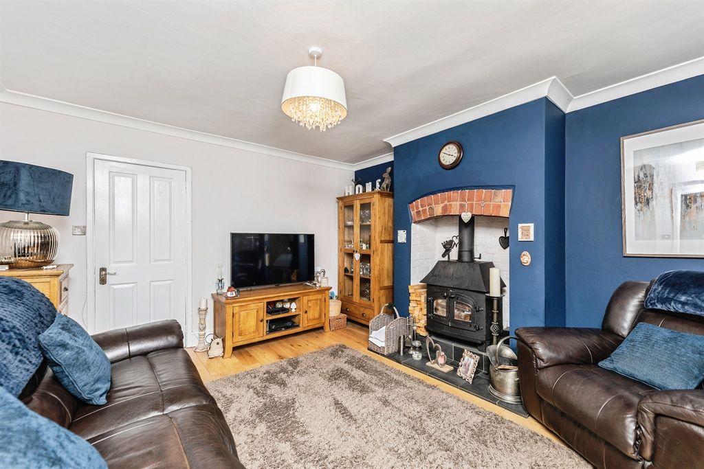 Property photo 3 of 17