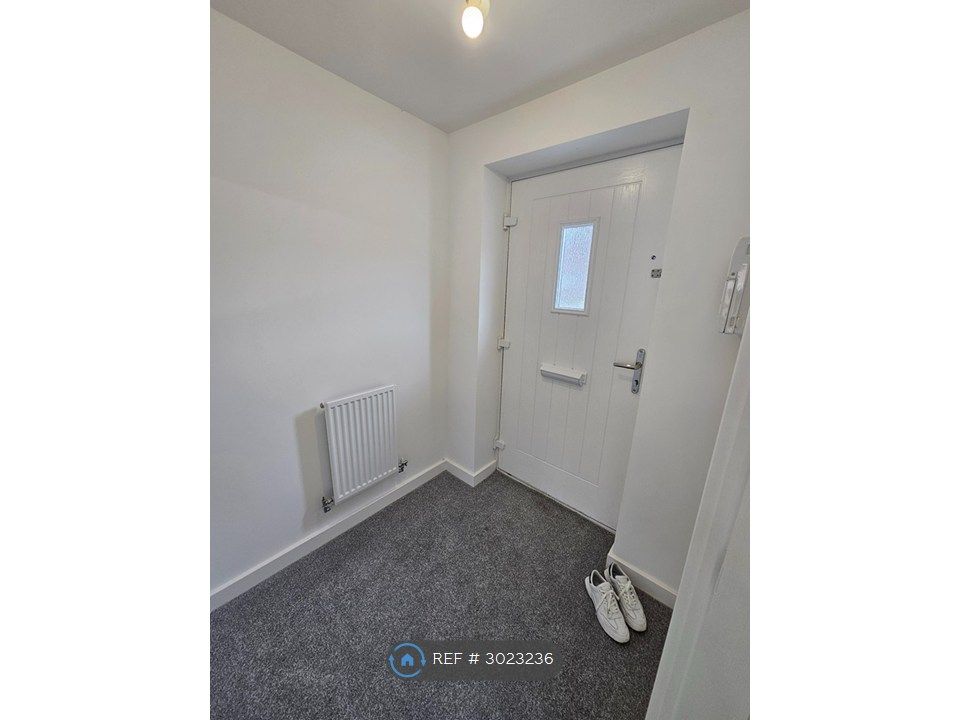 Property photo 2 of 16 Entrance