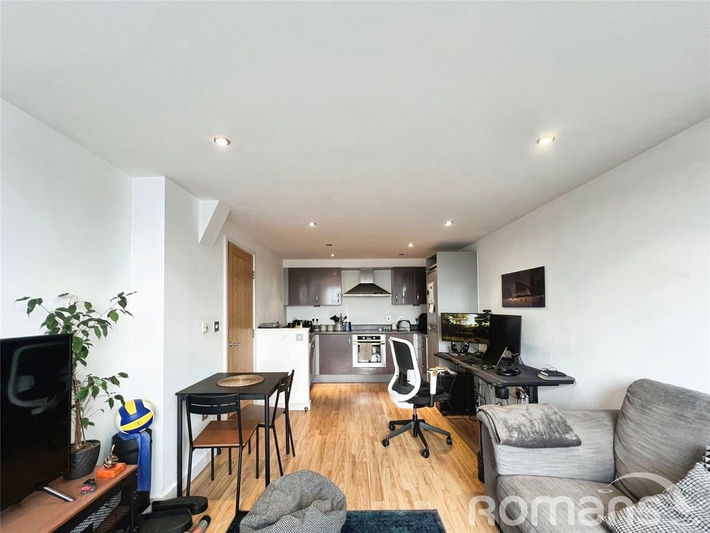 Property photo 3 of 8 Picture No. 04