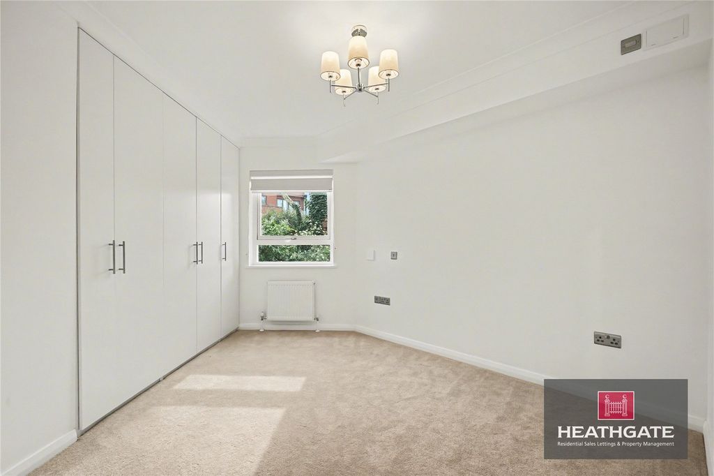 Property photo 3 of 13 Picture-No-24-23