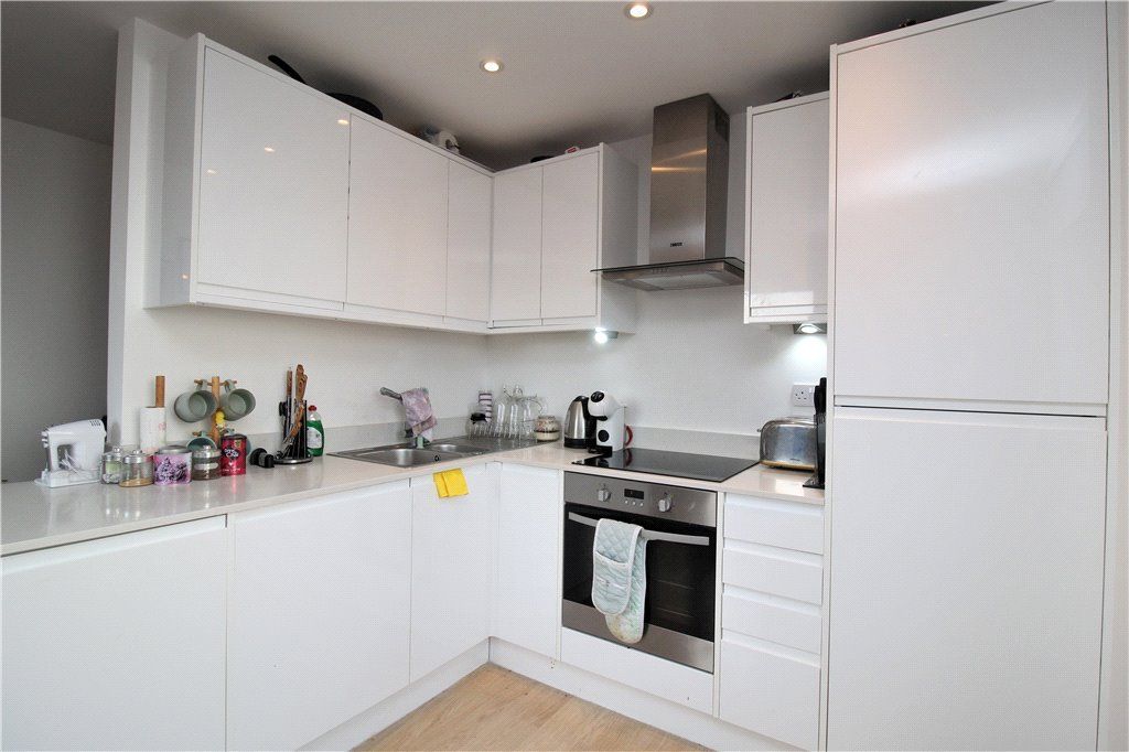 Property photo 3 of 9 Kitchen