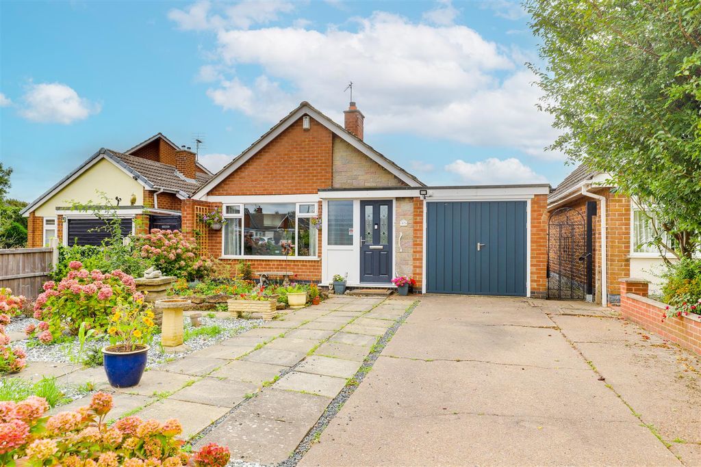 Property photo 1 of 17 10066.Jpg
