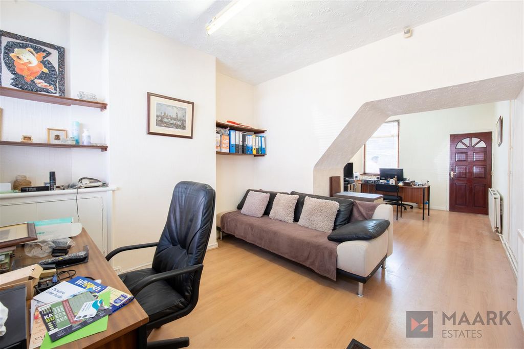 Property photo 2 of 19 Gipsyrd-1.Jpg