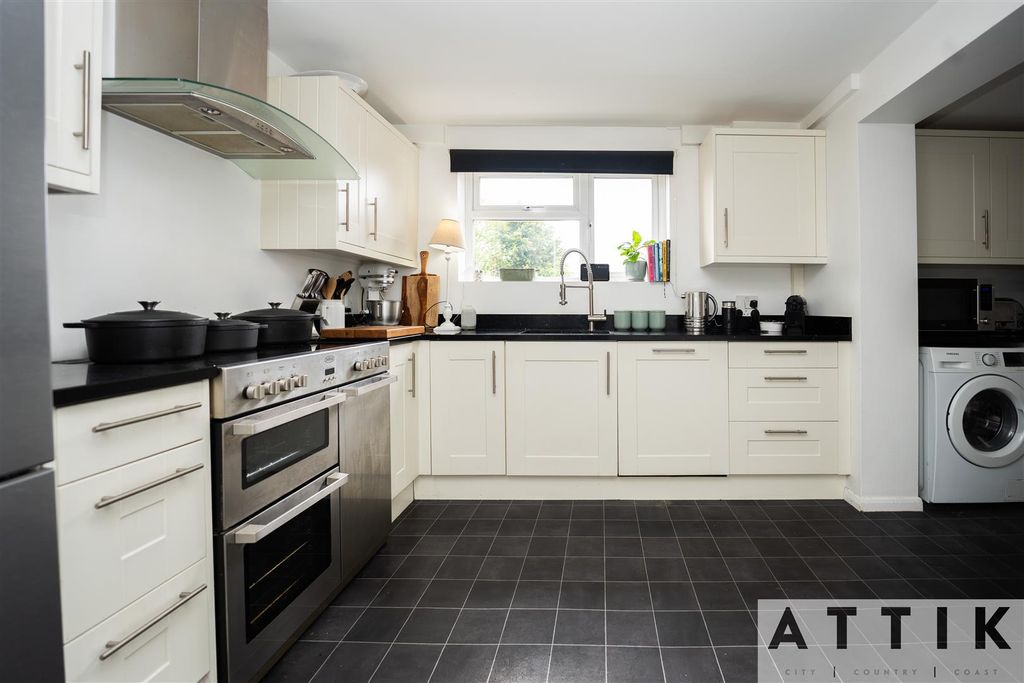 Additional image 17 of 4 bed semi-detached house for saleBedingfield Crescent, Halesworth IP19