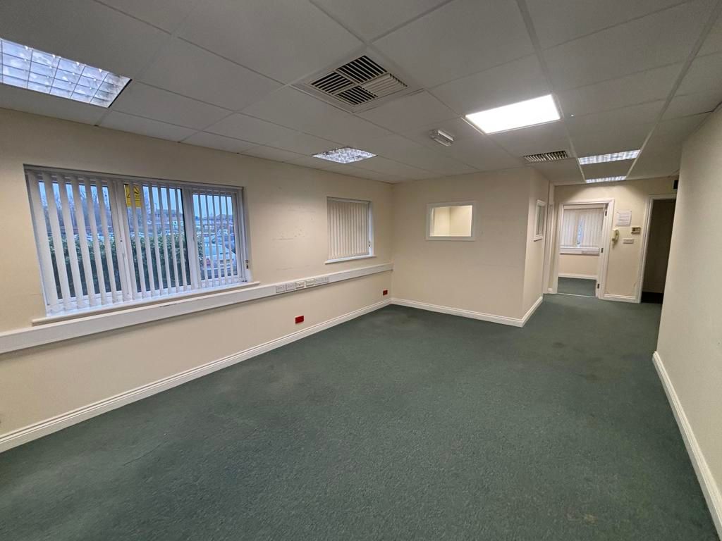 Property photo 2 of 14 Suite B